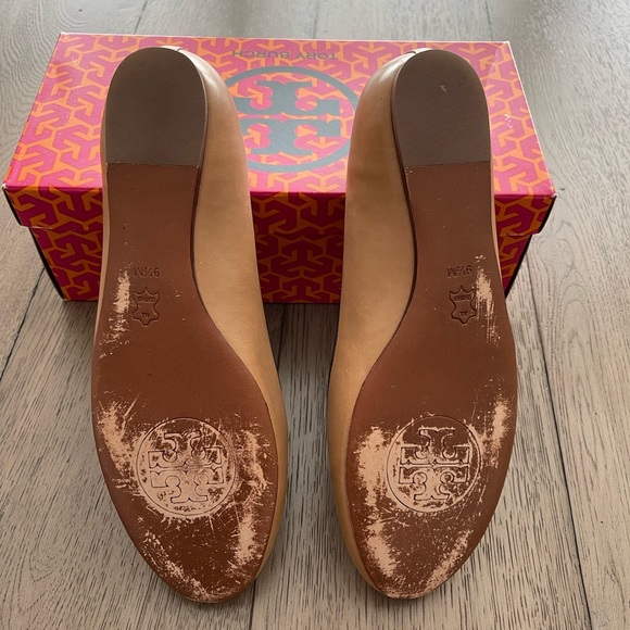 Tory Burch Dakota Loafer-Madison Leather, Sand/Bright Navy, Sz 9.5 - Picture 6 of 9